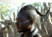 Unverheirateter Himbajunge